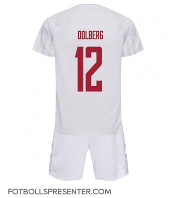 Danmark Kasper Dolberg #12 Bortatröja Barn VM 2022 Kortärmad (+ korta byxor)